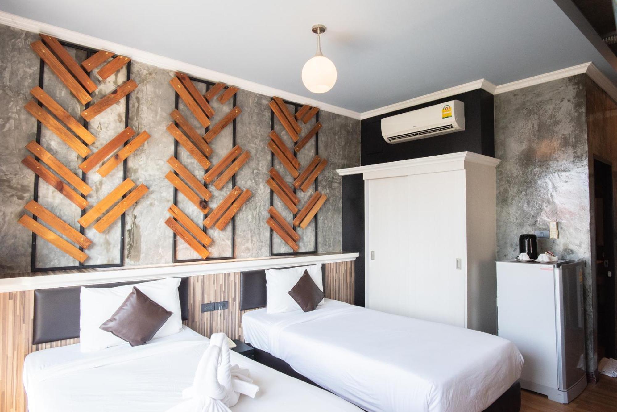 The Proud Hotel Ubon Ratchathani Exterior photo