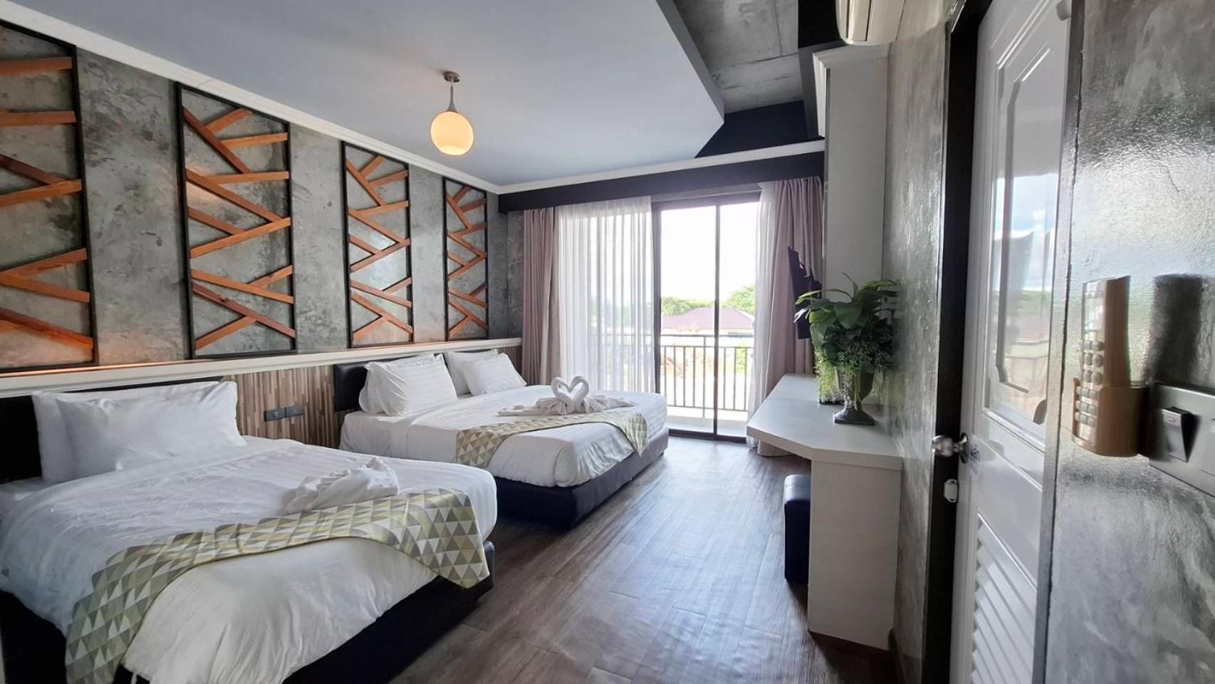 The Proud Hotel Ubon Ratchathani Exterior photo