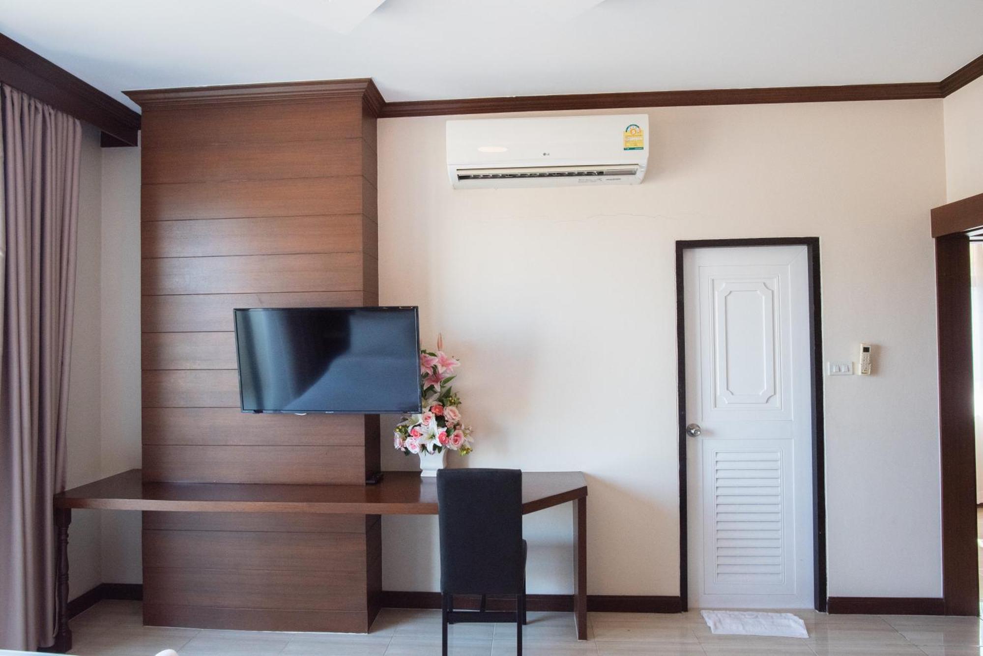 The Proud Hotel Ubon Ratchathani Exterior photo