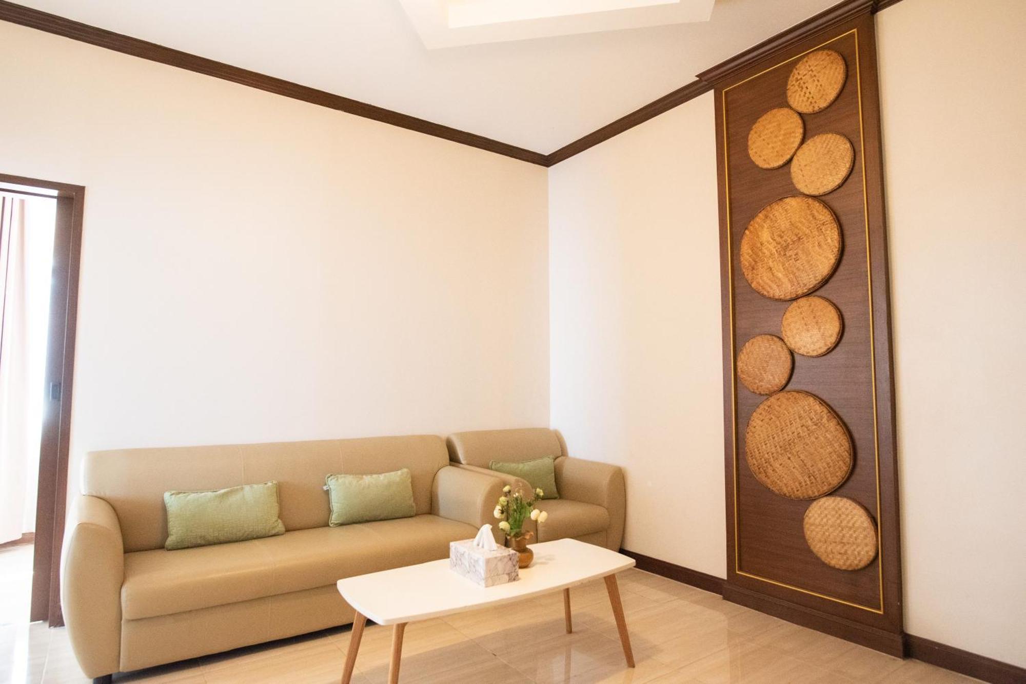 The Proud Hotel Ubon Ratchathani Exterior photo