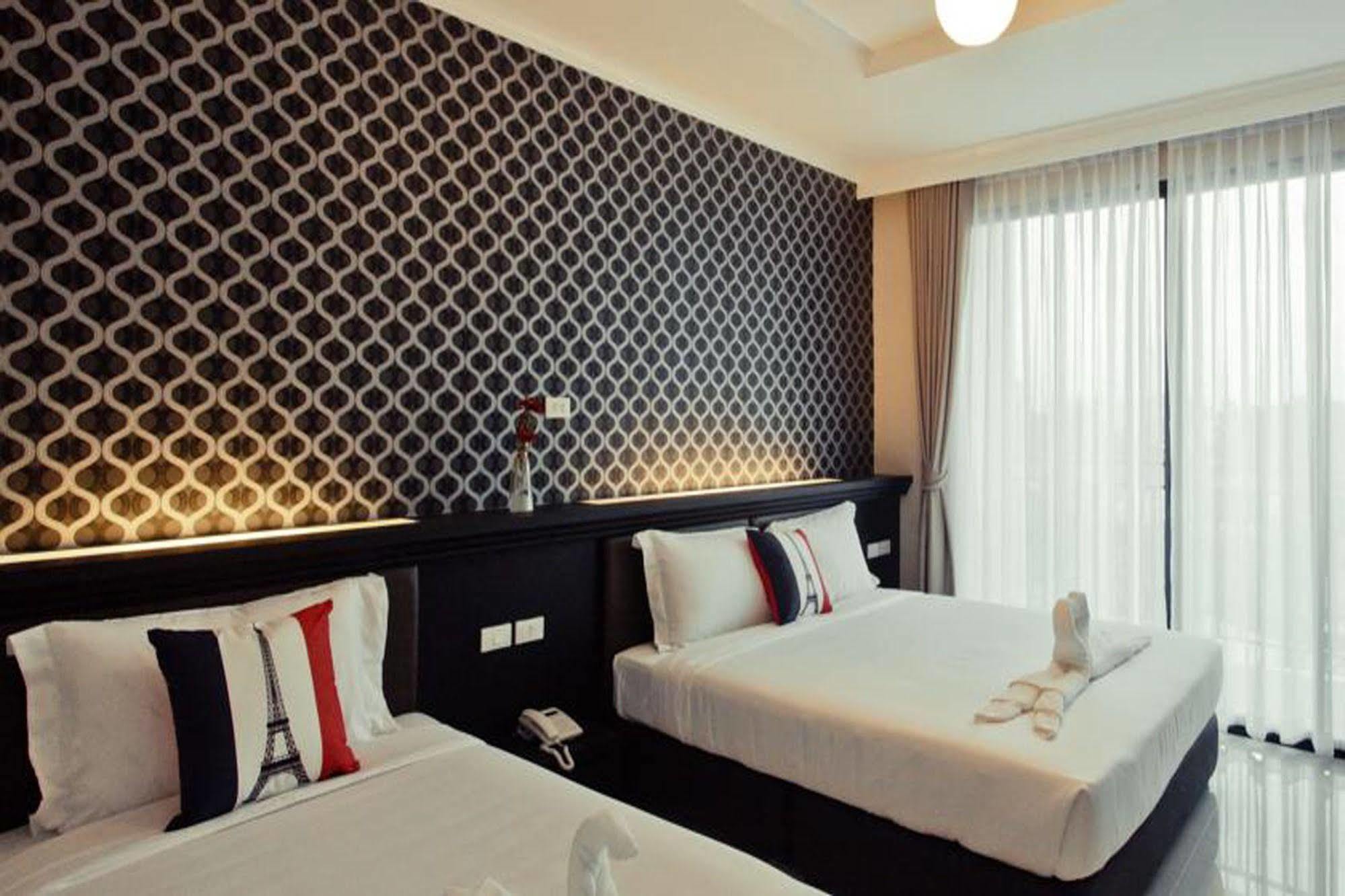 The Proud Hotel Ubon Ratchathani Exterior photo