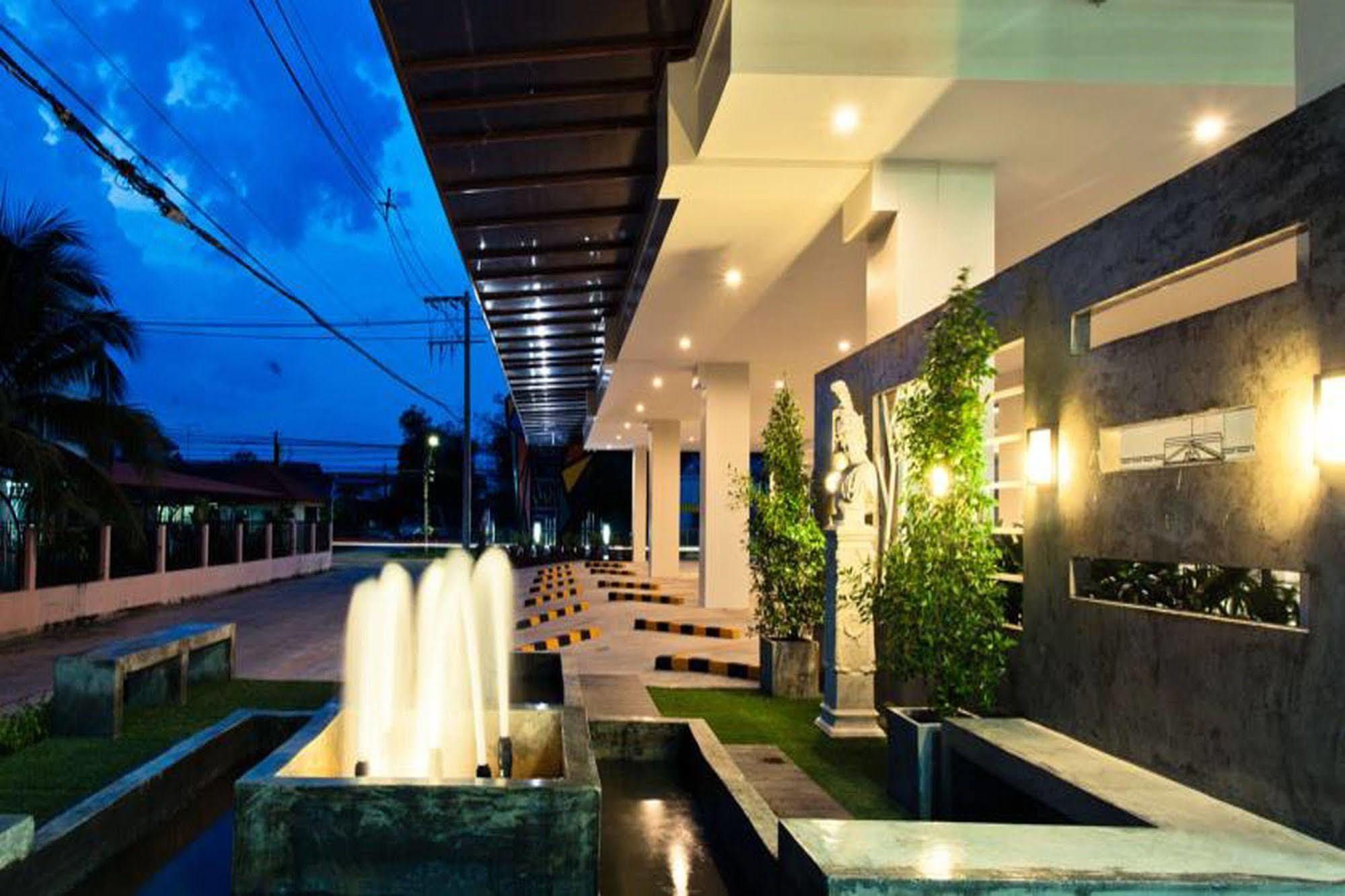 The Proud Hotel Ubon Ratchathani Exterior photo